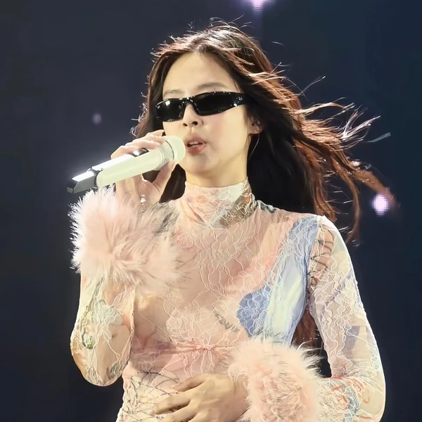 제니 (BLACKPINK) 팬심 가득한 인기 사진