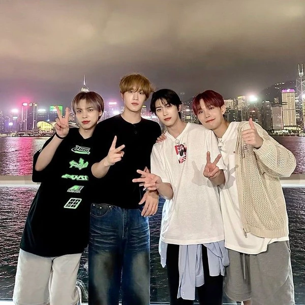 Top Photo Full of CIX Love