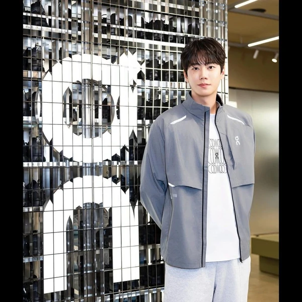 Top Photo Full of Lee Junyoung Love