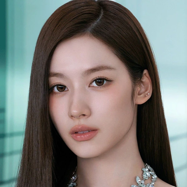 Penampilan Sana (TWICE) yang Paling Dicintai Hari Ini