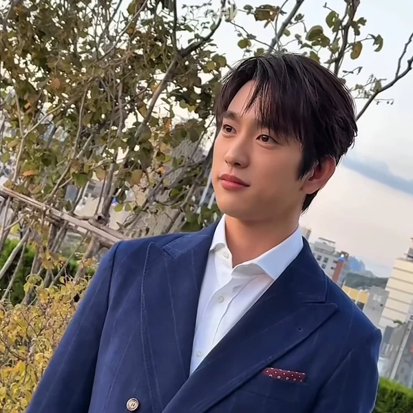 Top Photo Full of Jinyoung (GOT7) Love