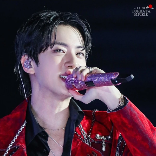 由粉絲團選擇的Jin (防彈少年團)最佳時刻