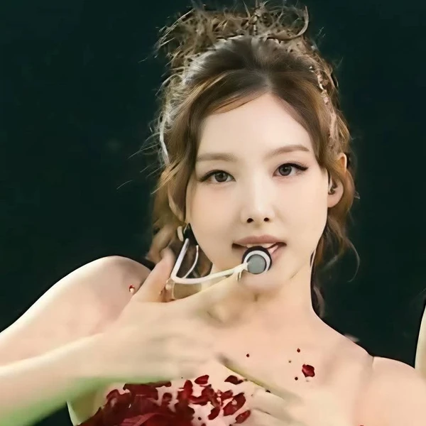 팬들이 뽑은 TWICE 최고의 순간