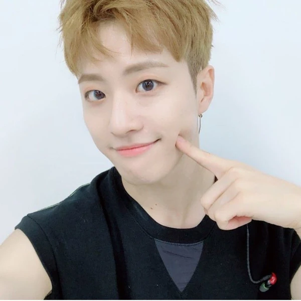 Top Photo Full of Feeldog Love