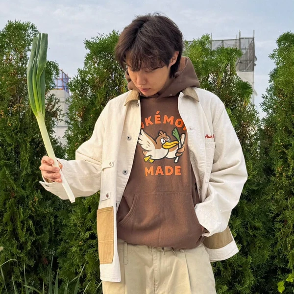 제이홉 (방탄소년단)의 매력을 담은 최애돌 대표 사진