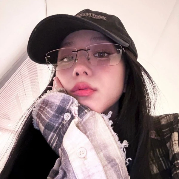 오늘 가장 사랑받은 지수 (BLACKPINK)의 모습