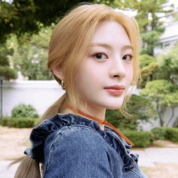 Today's Most Loved Seeun (STAYC)