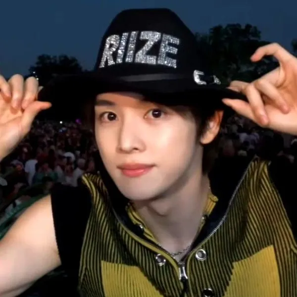 Foto Populer Penuh Cinta untuk Sungchan (RIIZE)