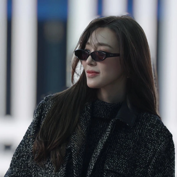 Today's Most Loved Tiffany Young (Girls' Generation)