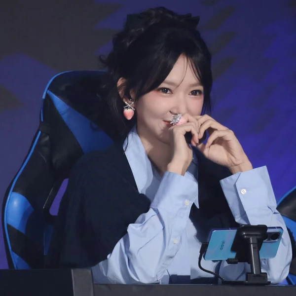 Today's Most Loved Cheng Xiao