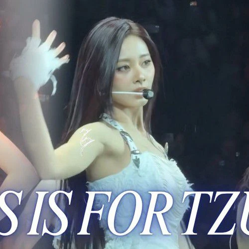 오늘 가장 사랑받은 쯔위 (TWICE)의 모습