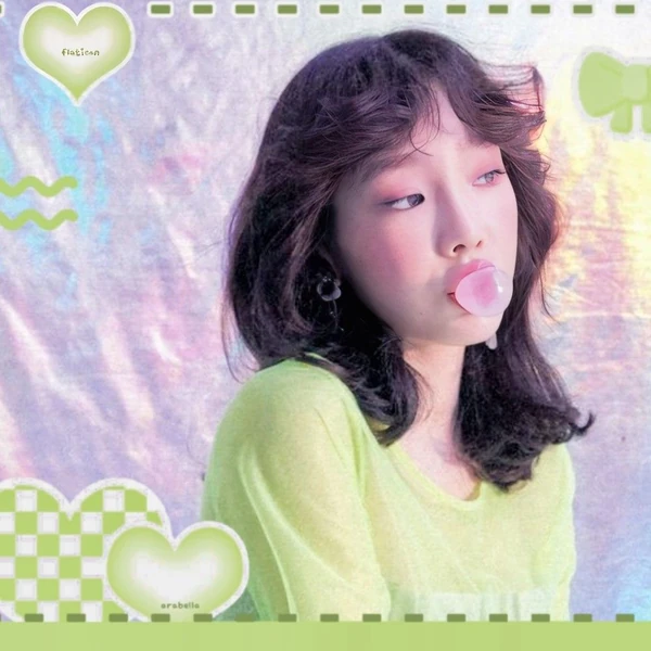 Foto Populer Penuh Cinta untuk Taeyeon (Girls' Generation)