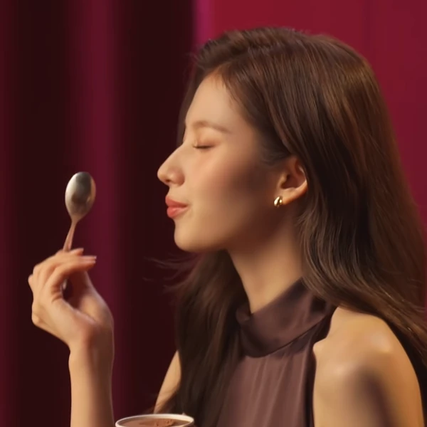 사나 (TWICE) 팬심 가득한 인기 사진