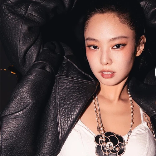 Foto Populer Penuh Cinta untuk Jennie (BLACKPINK)