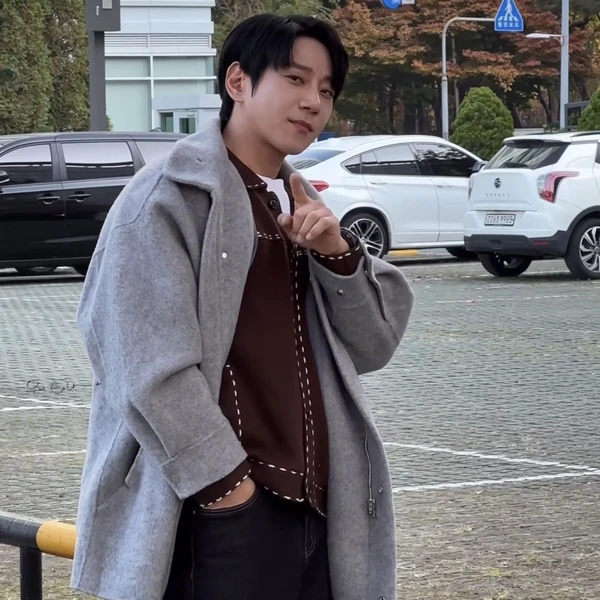 Today's Most Loved Hwang Chiyeol