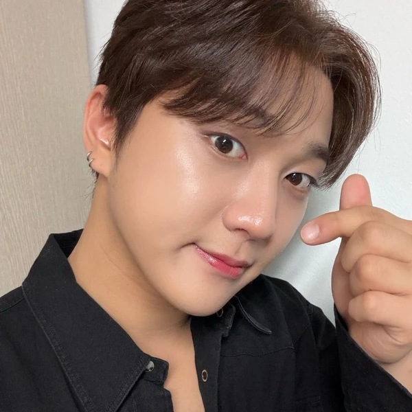 Top Photo Full of Hong Joochan (GoldenChild) Love