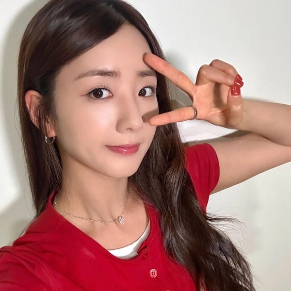 Penampilan Yoon Bomi (Apink) yang Paling Dicintai Hari Ini