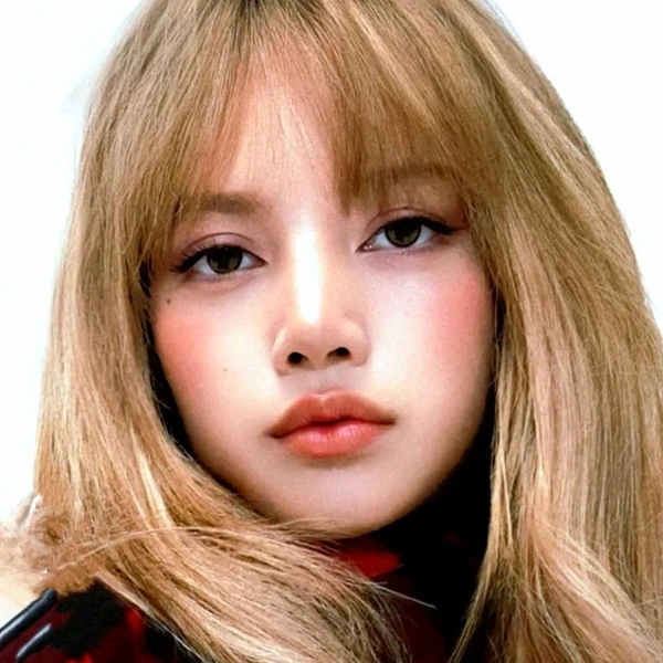 오늘 가장 사랑받은 리사 (BLACKPINK)의 모습