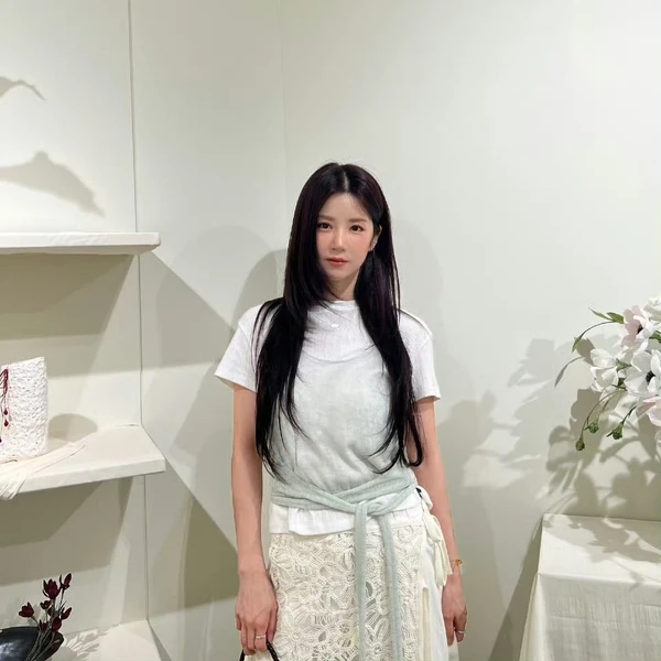 Today's Most Loved Park Chorong (Apink)