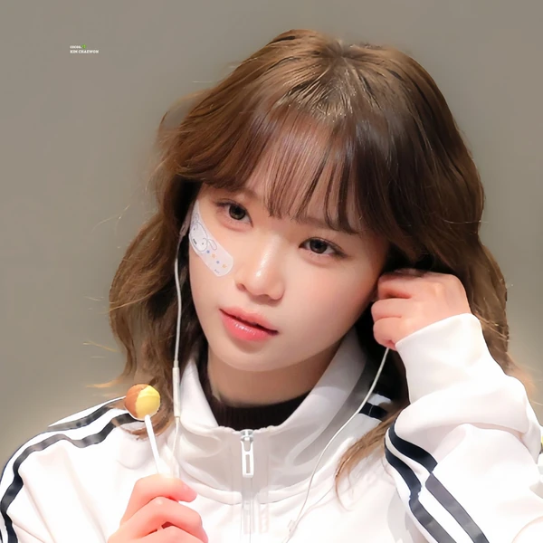 Today's Most Loved Kim Chaewon (LE SSERAFIM)