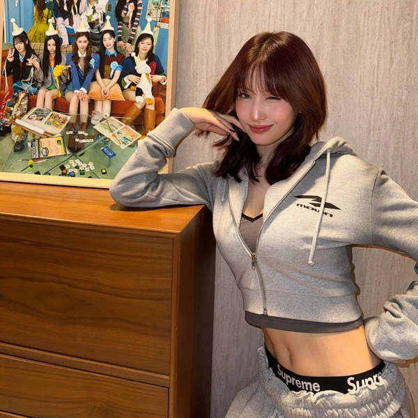 오늘 가장 사랑받은 모모 (TWICE)의 모습