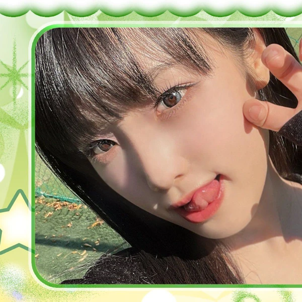 Top Photo Full of Choi Yena Love