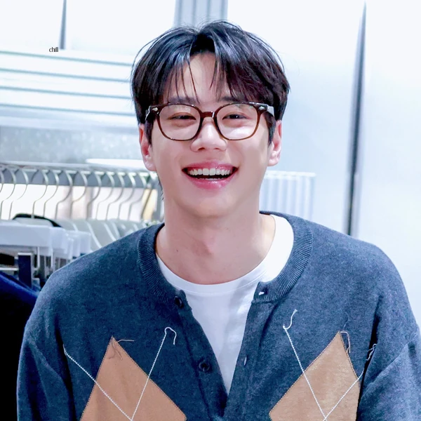 Today's Most Loved Lee Junyoung