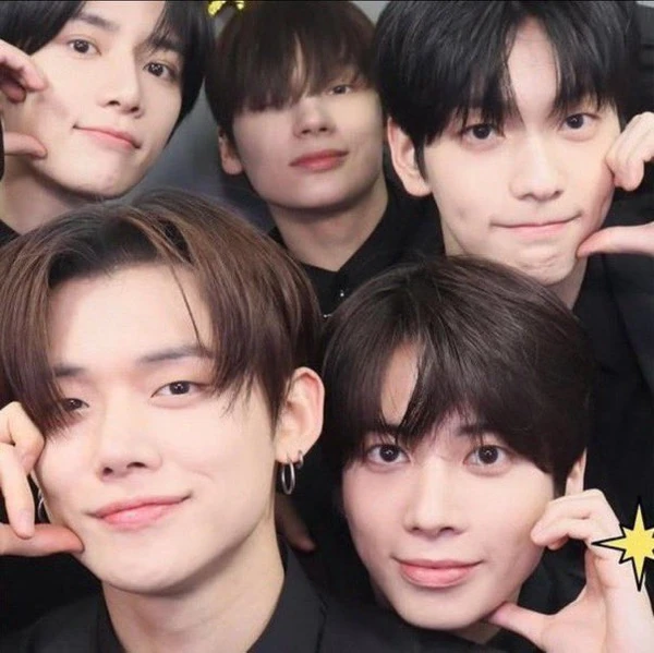 투모로우바이투게더 팬심 가득한 인기 사진