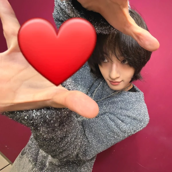 Top Photo Full of Kim Shin (AxMxP) Love