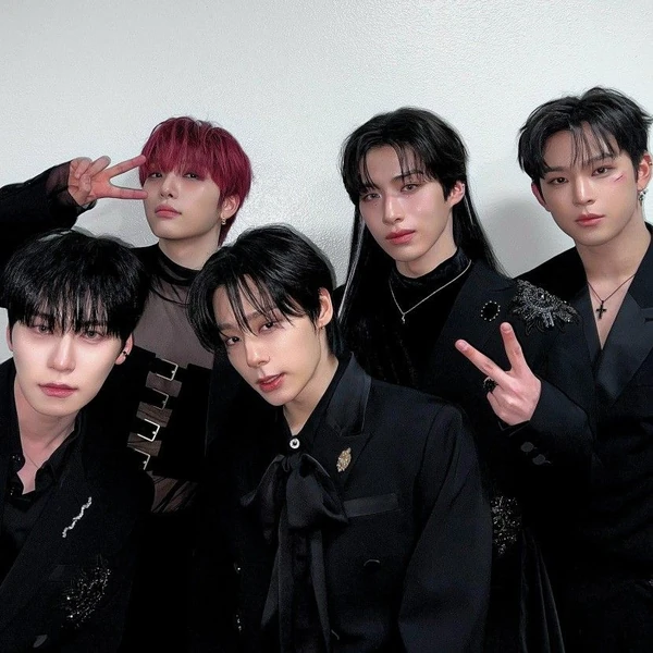 Top Photo Full of ONEUS Love