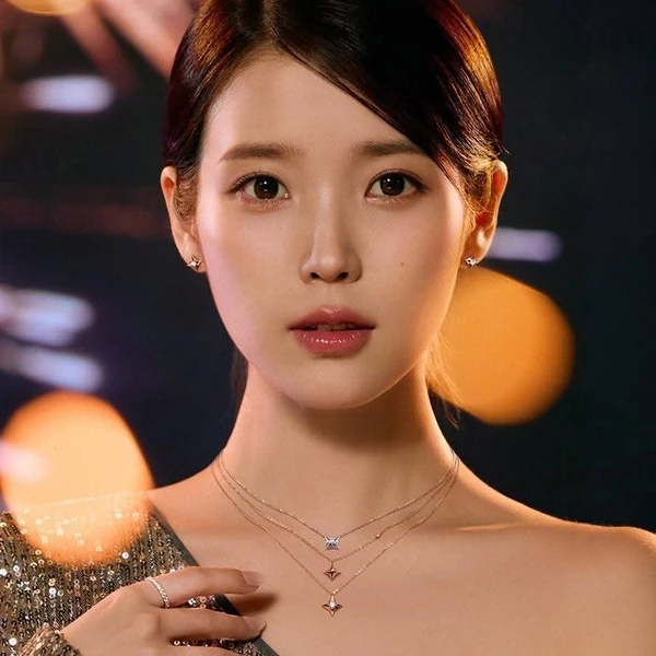 오늘 가장 사랑받은 아이유의 모습