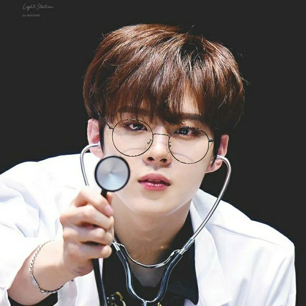 Top Photo Full of Kim Wooseok Love