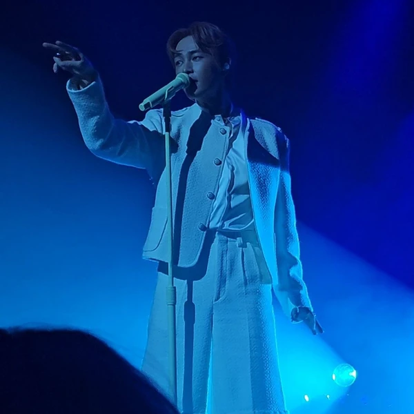 Today's Most Loved Onew (SHINee)