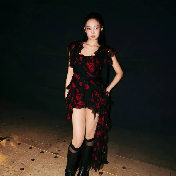 充滿粉絲愛意的Jennie (BLACKPINK)人氣照片