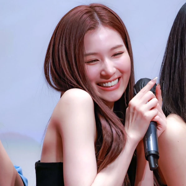 Momen Terbaik Sana (TWICE) Pilihan Penggemar