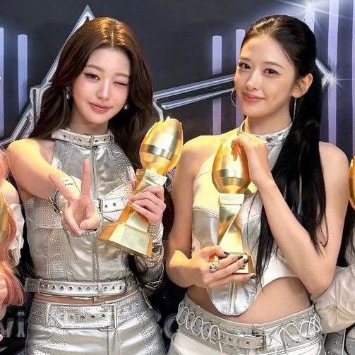 Top Photo Full of Jang Wonyoung (IVE) Love