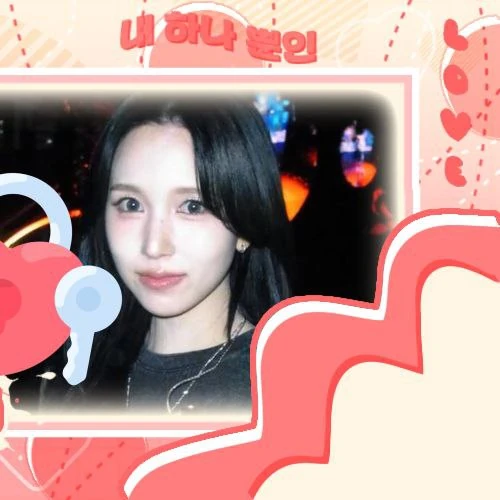 Foto Populer Penuh Cinta untuk Mina (TWICE)