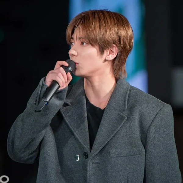 充滿粉絲愛意的太顯 (TOMORROW X TOGETHER)人氣照片