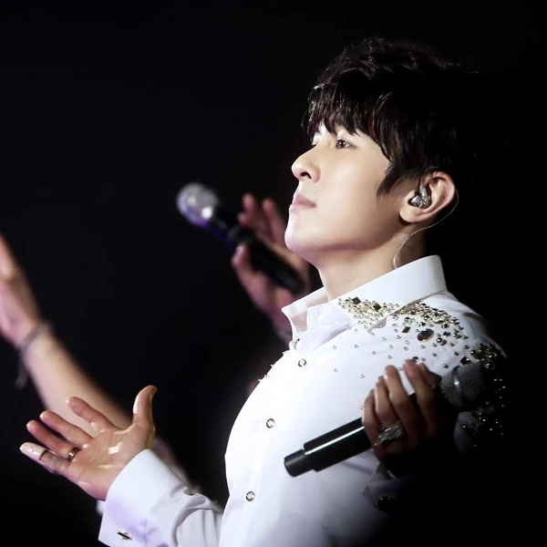 Today's Most Loved Kim Dongwan (SHINHWA)