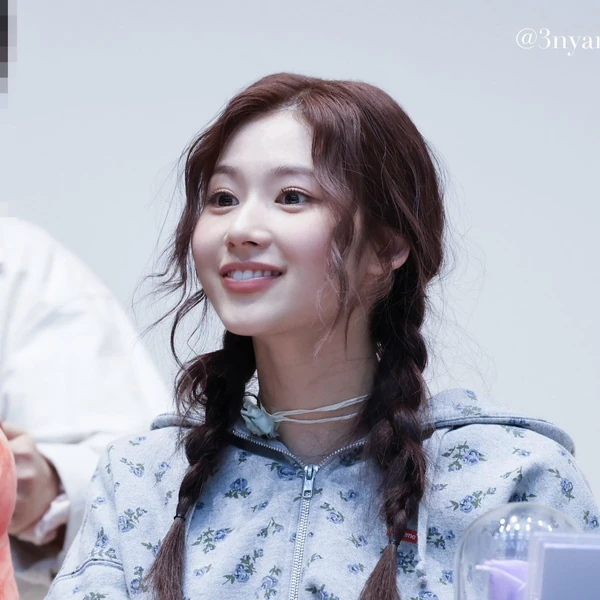 充滿粉絲愛意的Sana (TWICE)人氣照片