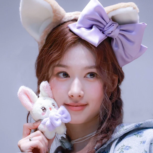 今日最受喜愛的Sana (TWICE)