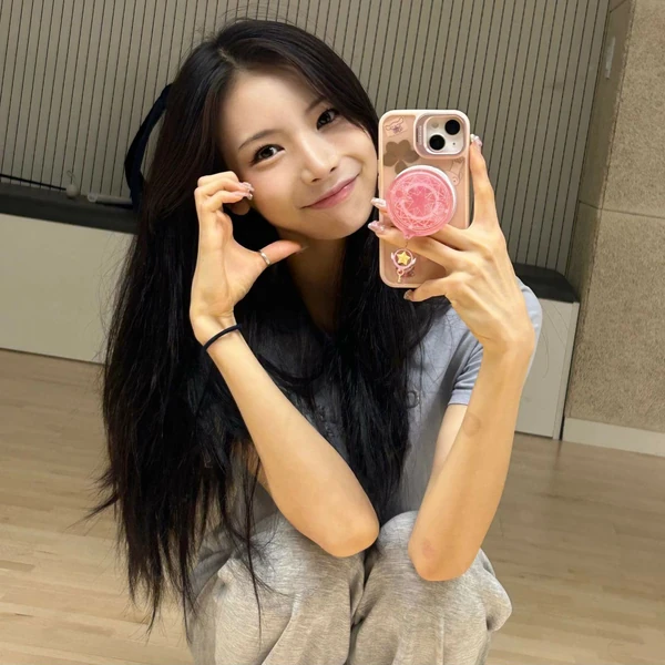 오늘 가장 사랑받은 SECRET NUMBER의 모습