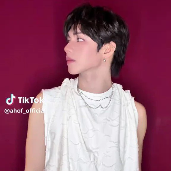 Top Photo Full of JL (AHOF) Love