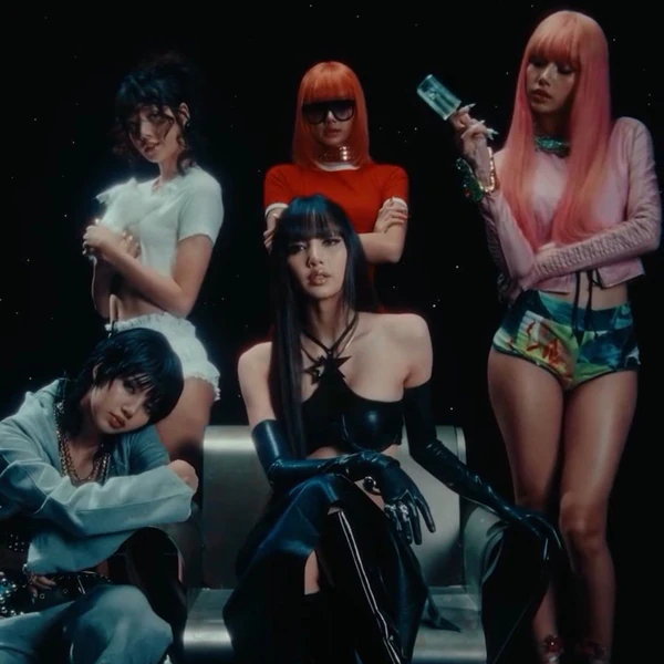 Today's Most Loved Lisa (BLACKPINK)