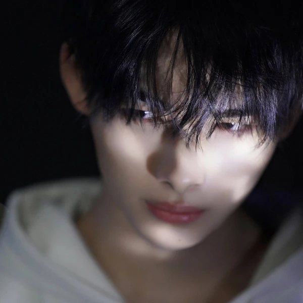 Foto perwakilan NI-KI (ENHYPEN) yang bersinar hari ini di Choeaedol