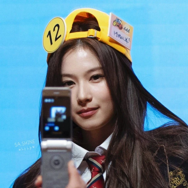 今日最も愛されたサナ (TWICE)の姿