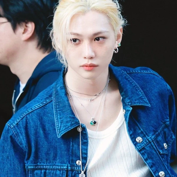 Most popular banner post of Felix (Stray Kids) in the community