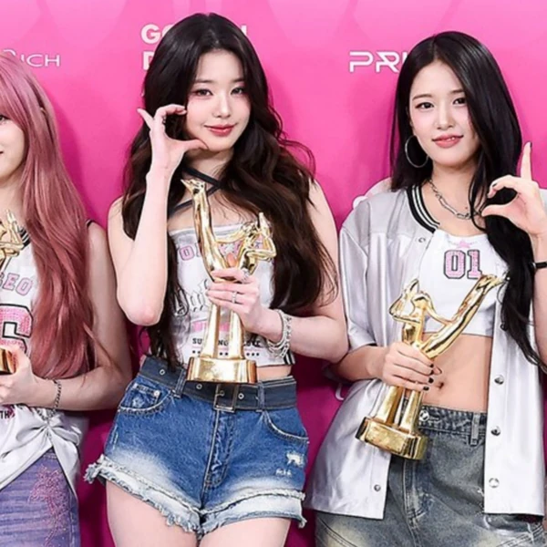 Top Photo Full of IVE Love