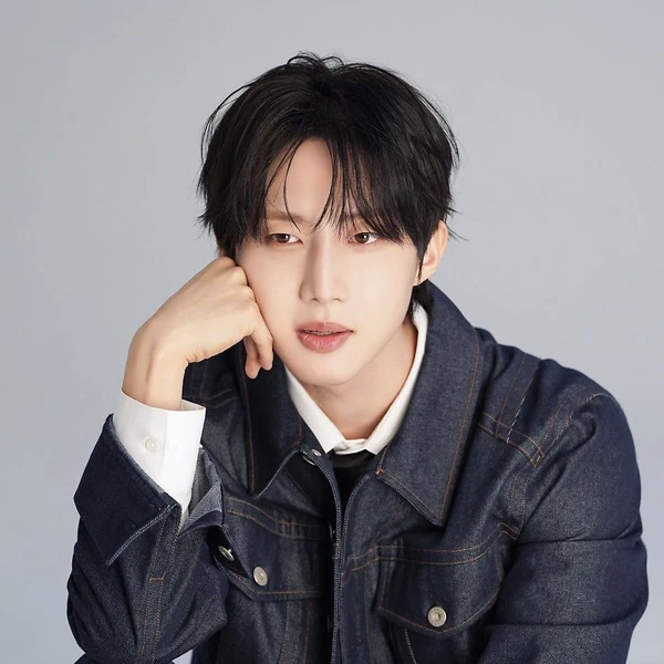 Today's Most Loved Hui (PENTAGON)