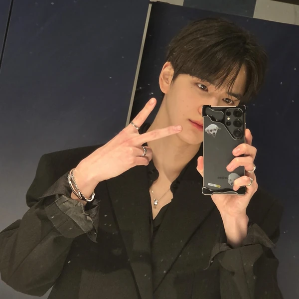 Top Photo Full of Younghoon (THE BOYZ) Love